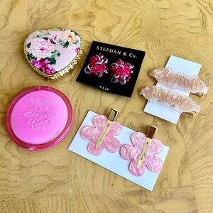 5-Pc Accessories Set - Compact Mirrors, Earrings, Hair Clips